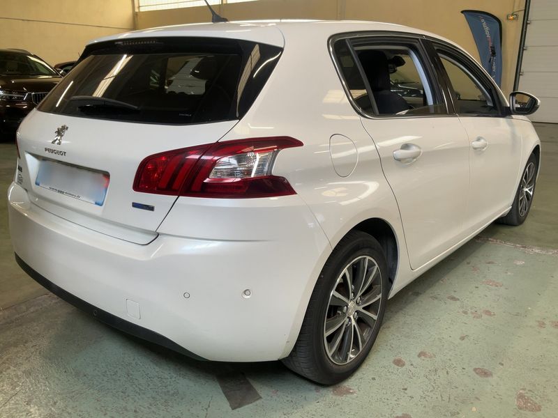 Peugeot 308 1.2 e-THP Allure 2017 – снимка 8