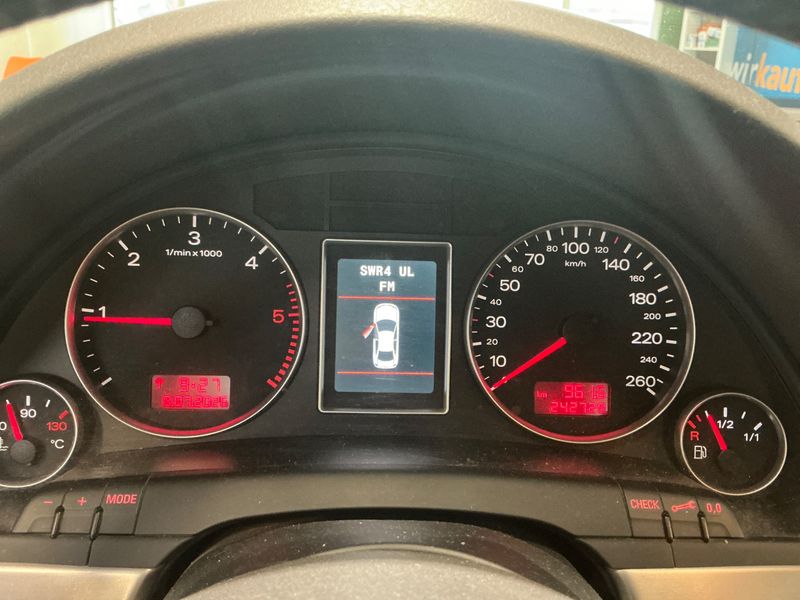 Audi A4 1.9 TDI 2007 – снимка 4