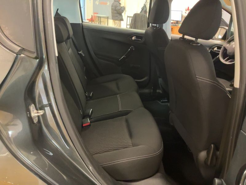 Peugeot 208 1.2 e-VTi Active 2016 – снимка 19