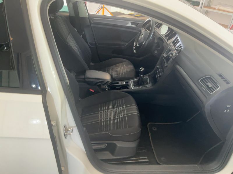 Volkswagen Golf VII 1.6 TDI Lounge BlueMotion Tech 2015 – снимка 16