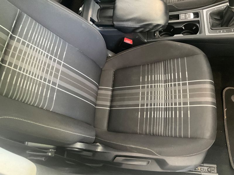 Volkswagen Golf VII 1.6 TDI Lounge BlueMotion Tech 2015 – снимка 24