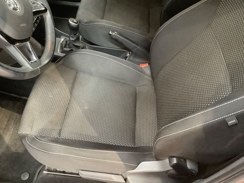 Skoda Rapid 1.2 TSI Ambition 2014 – снимка 25