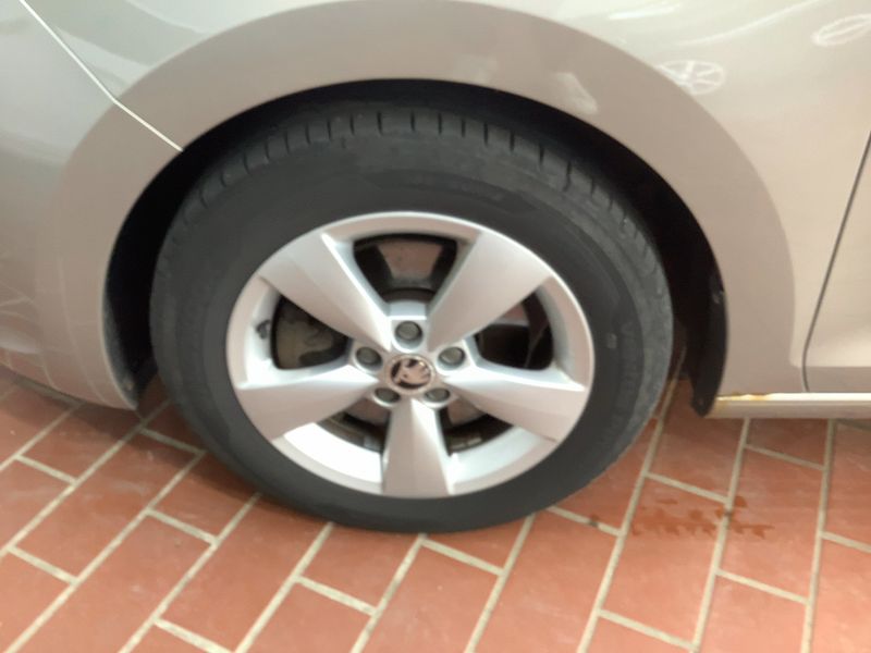 Skoda Rapid 1.2 TSI Ambition 2014 – снимка 3