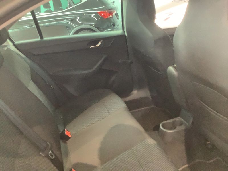 Skoda Rapid 1.2 TSI Ambition 2014 – снимка 20