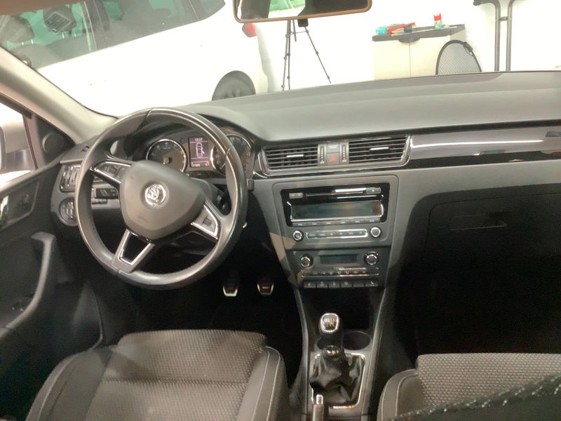 Skoda Rapid 1.2 TSI Ambition 2014 – снимка 18