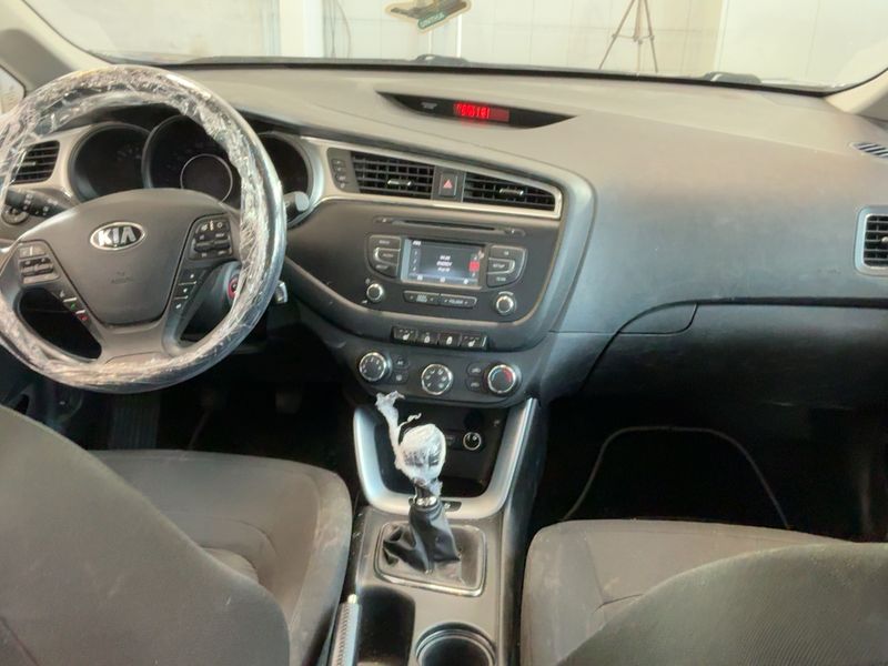 Kia cee'd 1.4 SW Team Austria Edition 2016 – снимка 18