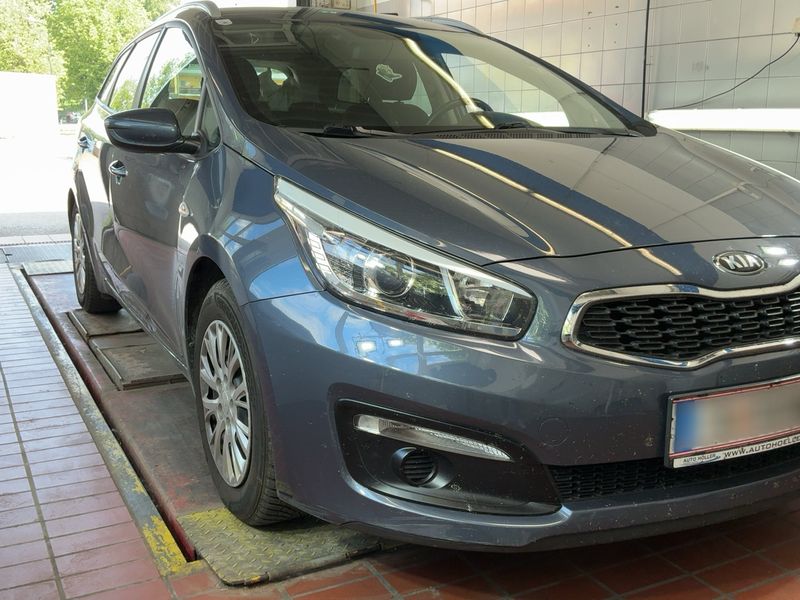 Kia cee'd 1.4 SW Team Austria Edition 2016 – снимка 12