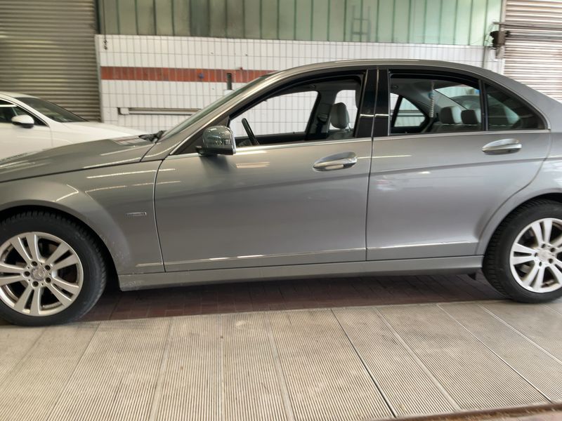 Mercedes-Benz C-Klasse C 180 Kompressor Avantgarde 2009 – снимка 4