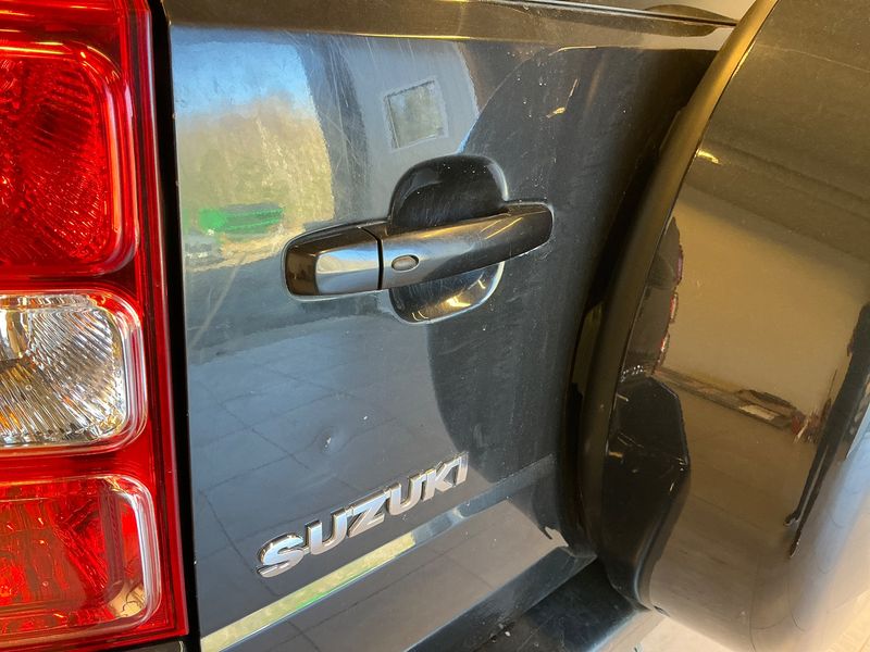 Suzuki Grand Vitara 2.4 Executive 5-türig 2010 – снимка 35