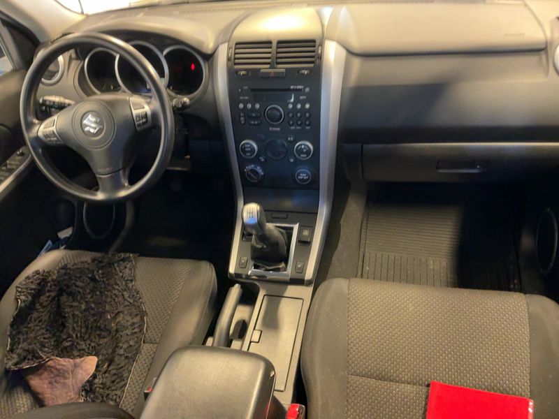 Suzuki Grand Vitara 2.4 Executive 5-türig 2010 – снимка 18