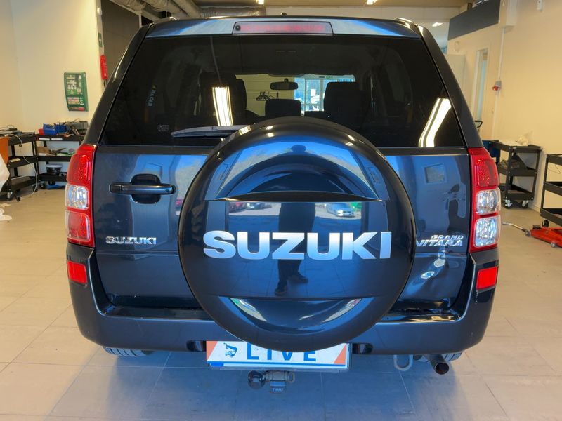 Suzuki Grand Vitara 2.4 Executive 5-türig 2010 – снимка 7