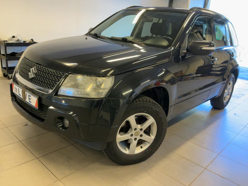Suzuki Grand Vitara 2.4 Executive 5-türig 2010 – снимка 1