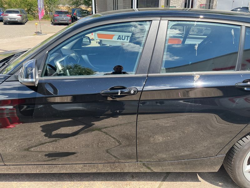 BMW 1er 120d Advantage 2019 – снимка 4