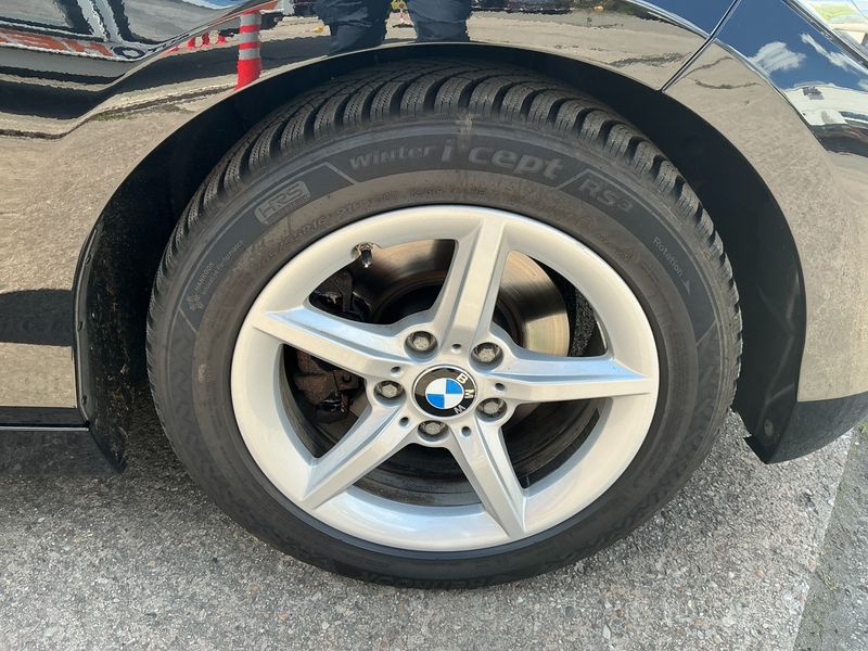 BMW 1er 120d Advantage 2019 – снимка 11