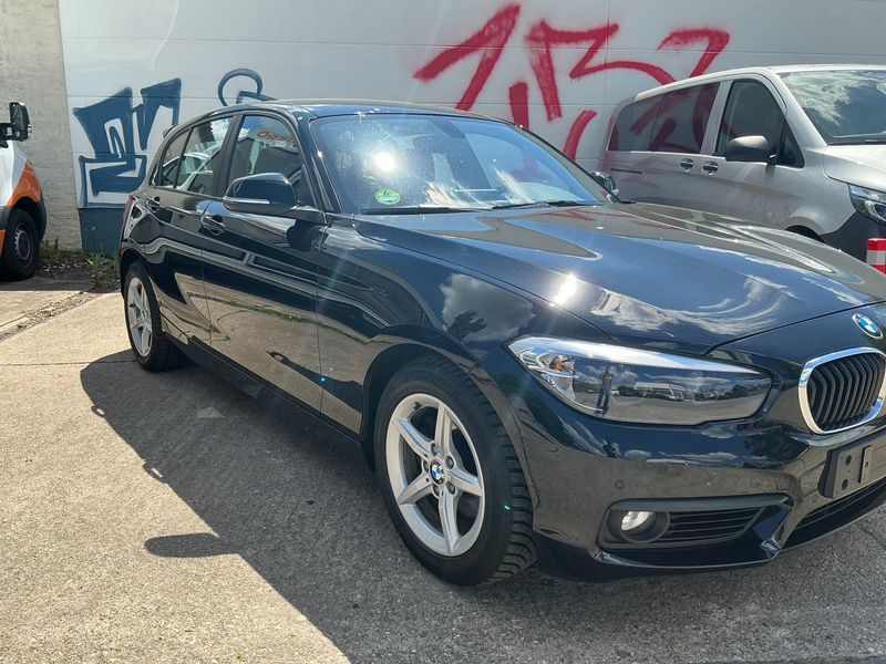 BMW 1er 120d Advantage 2019 – снимка 12