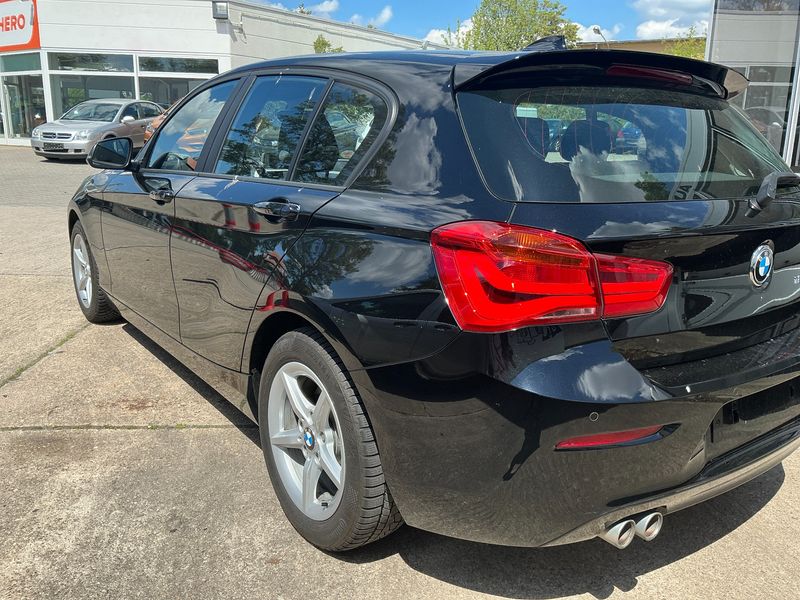 BMW 1er 120d Advantage 2019 – снимка 6