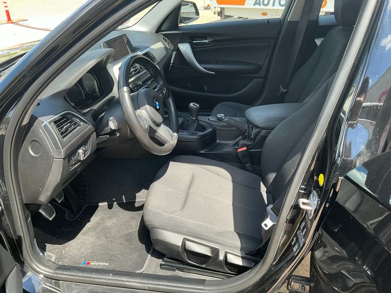 BMW 1er 120d Advantage 2019 – снимка 16