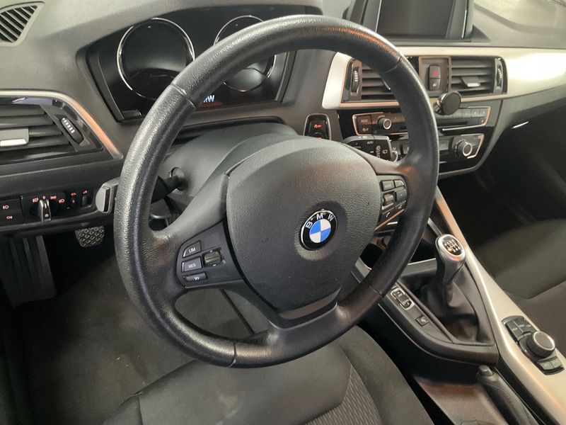 BMW 1er 120d Advantage 2019 – снимка 28