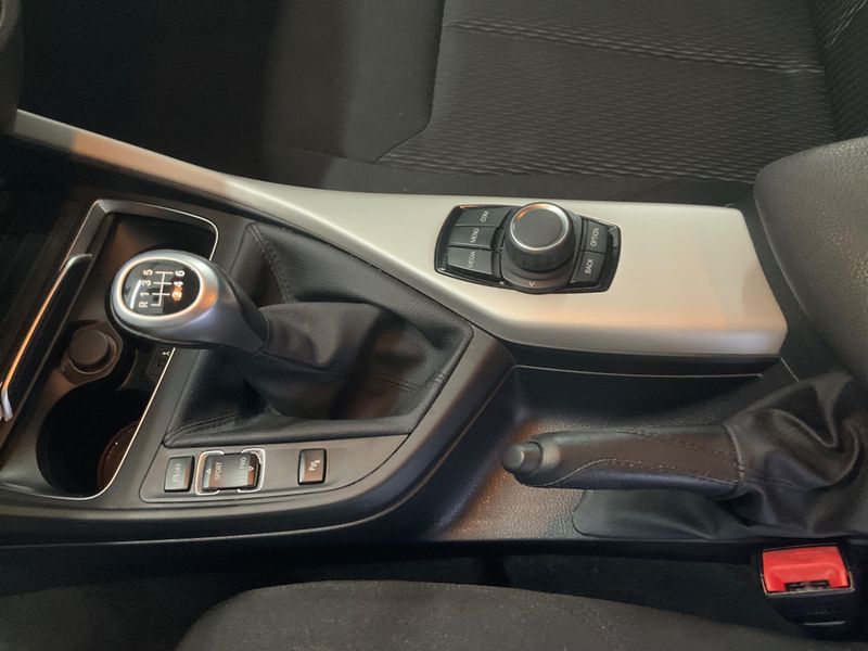 BMW 1er 120d Advantage 2019 – снимка 29