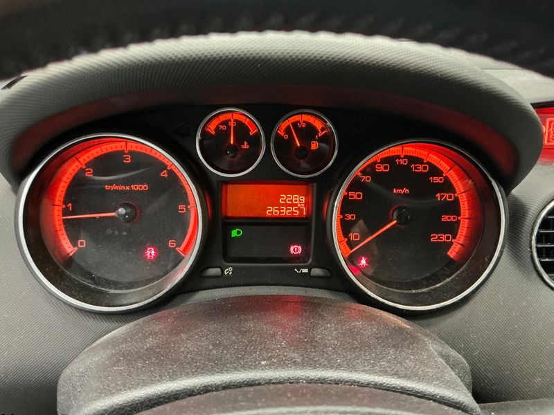 Peugeot 308 1.6 HDi Active 2012 – снимка 4