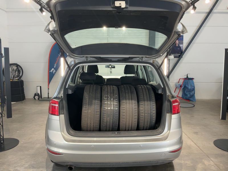Volkswagen Golf VII Sportsvan 1.6 TDI Comfortline BlueMotion Tech 2014 – снимка 16