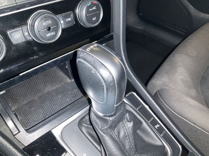 Volkswagen Golf VII 1.6 TDI Carat BlueMotion Tech 2014 – снимка 25