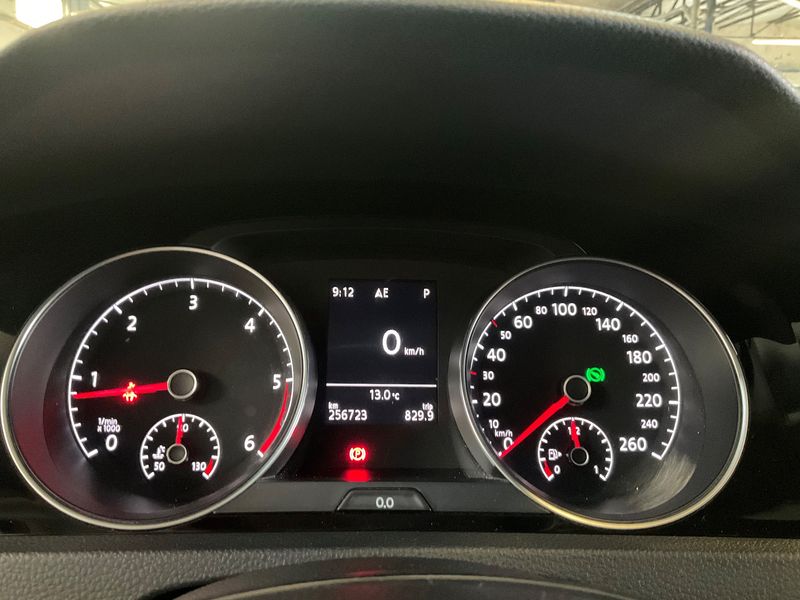 Volkswagen Golf VII 1.6 TDI Carat BlueMotion Tech 2014 – снимка 18