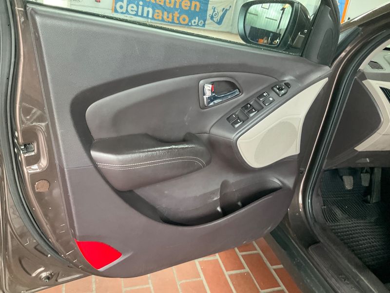 Hyundai ix35 2.0 Premium AWD 2013 – снимка 42
