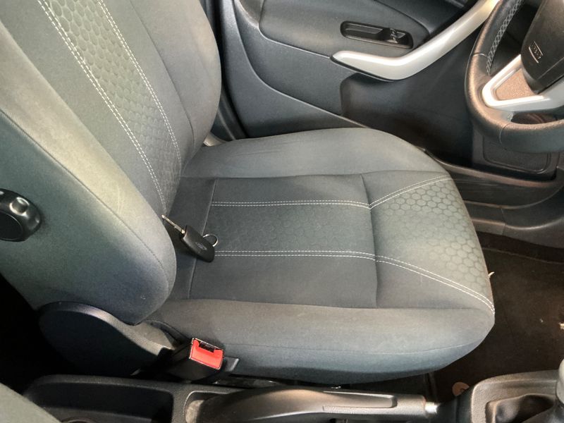 Ford Fiesta 1.25 Titanium 2011 – снимка 29