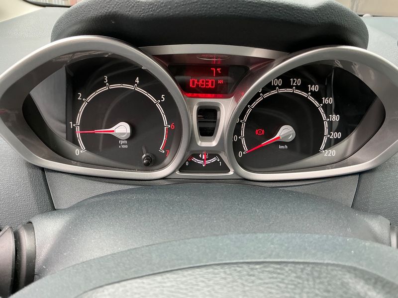 Ford Fiesta 1.25 Titanium 2011 – снимка 19