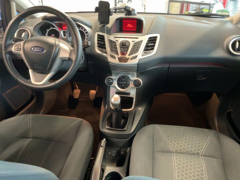 Ford Fiesta 1.25 Titanium 2011 – снимка 18