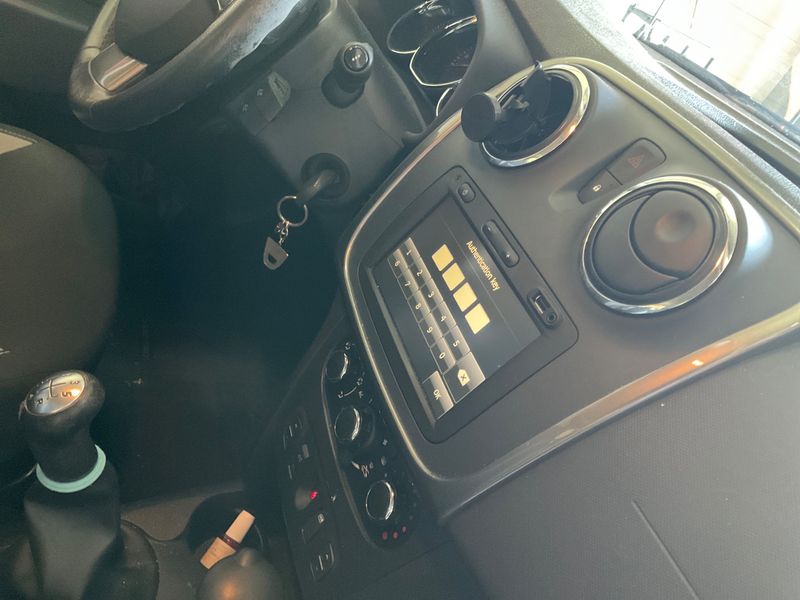 Dacia Sandero 1.5 dCi Stepway Prestige 2014 – снимка 27