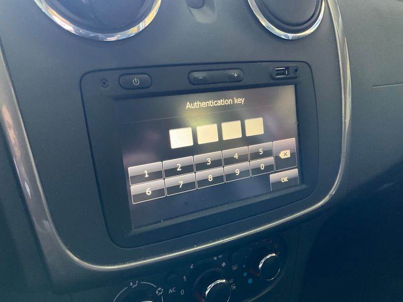 Dacia Sandero 1.5 dCi Stepway Prestige 2014 – снимка 35
