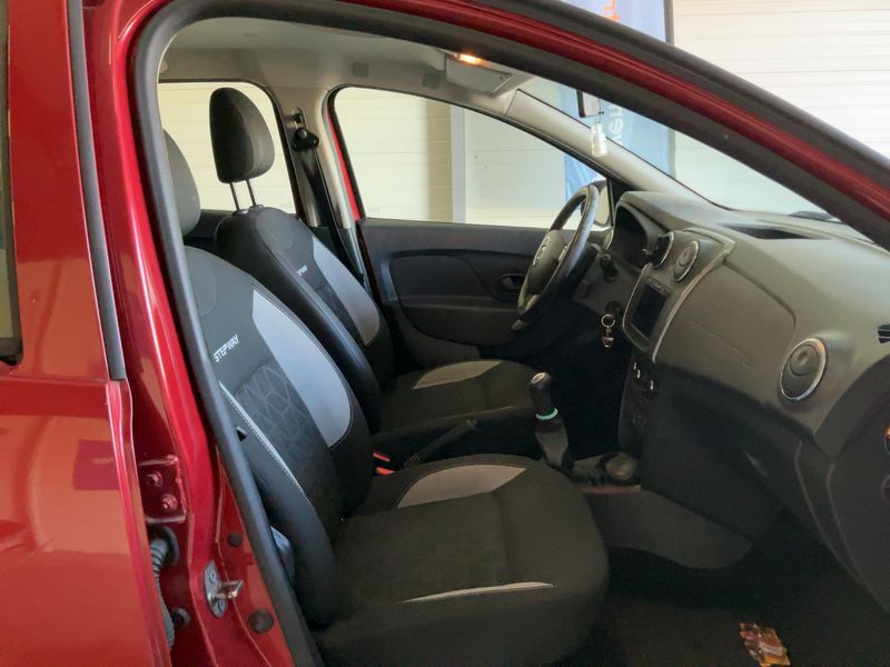 Dacia Sandero 1.5 dCi Stepway Prestige 2014 – снимка 16