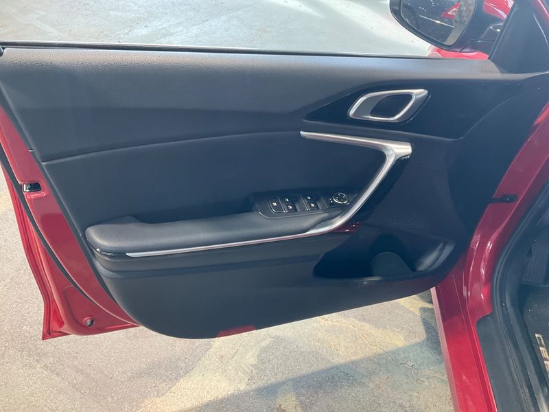 Kia cee'd 1.6 CRDi Mild-Hybrid Vision 2021 – снимка 38
