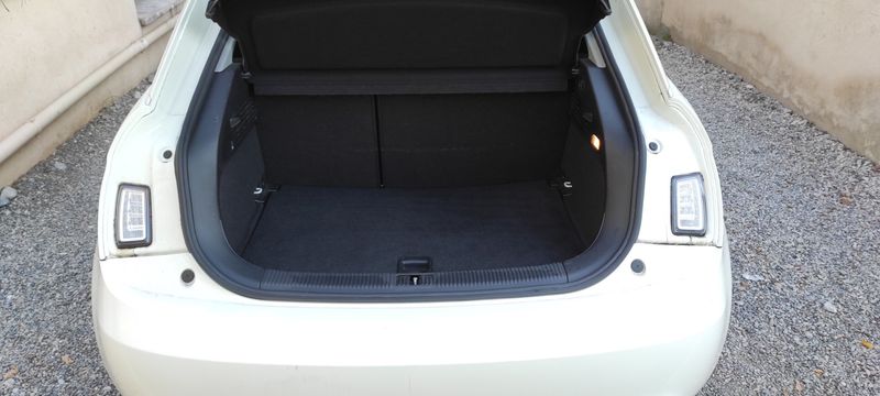 Audi A1 1.6 TDI Ambition 2011 – снимка 15
