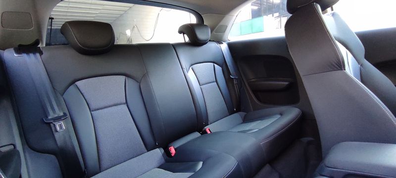 Audi A1 1.6 TDI Ambition 2011 – снимка 19