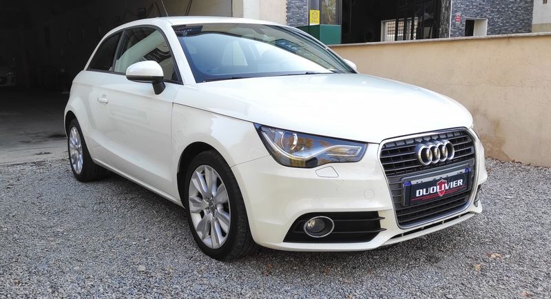 Audi A1 1.6 TDI Ambition 2011 – снимка 10