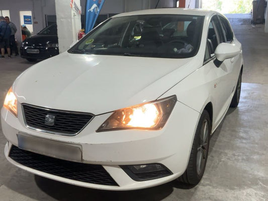 Seat Ibiza 1.6 TDI Style Tech 2013 – снимка 1