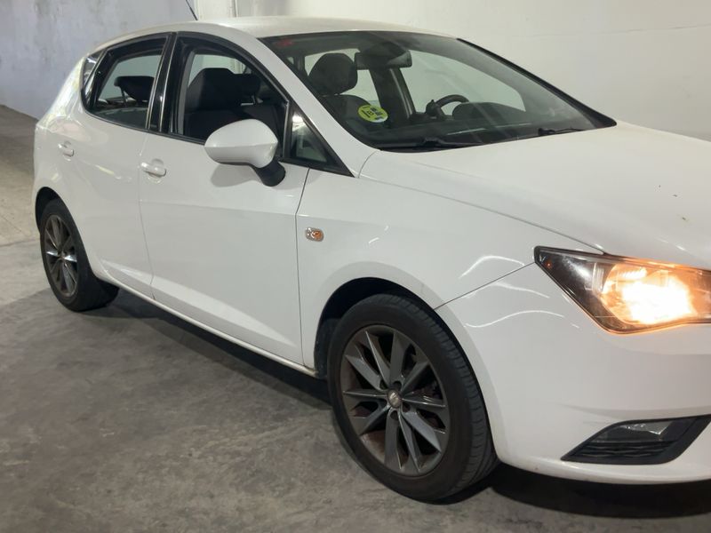 Seat Ibiza 1.6 TDI Style Tech 2013 – снимка 12