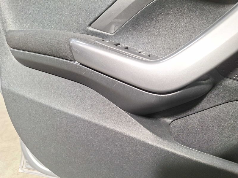 Peugeot 2008 1.2 VTi Style 2017 – снимка 35