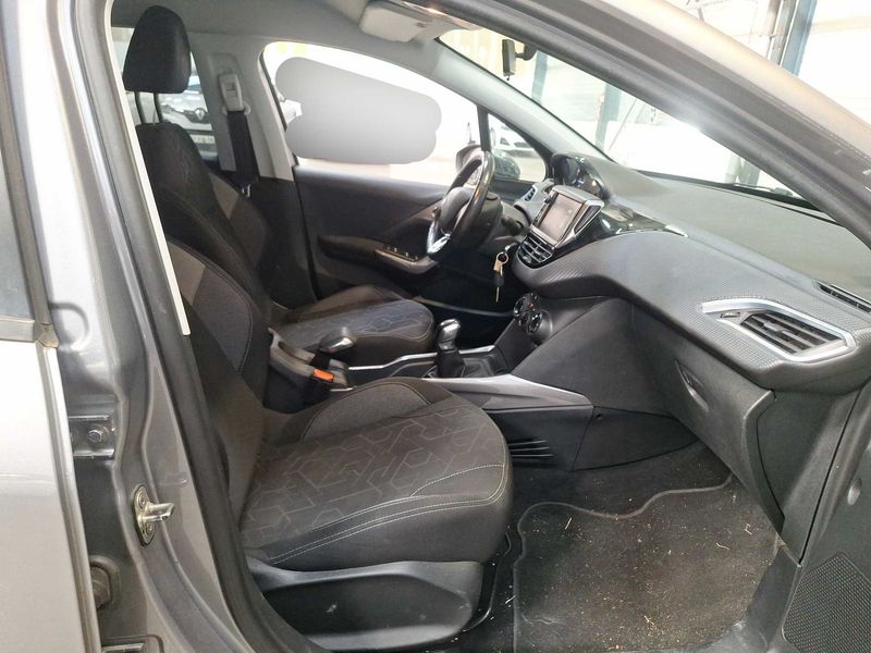 Peugeot 2008 1.2 VTi Style 2017 – снимка 10
