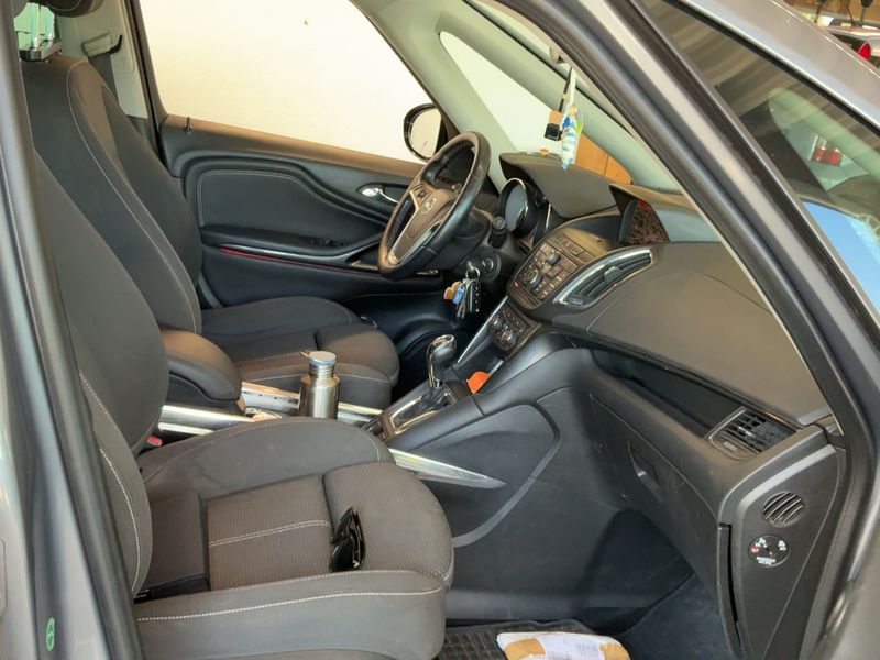 Opel Zafira Tourer 2.0 CDTI Innovation 2016 – снимка 17