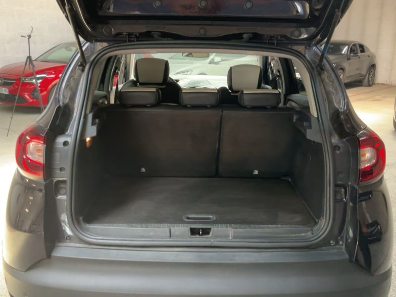 Renault Captur 1.2 TCe Initiale Paris 2017 – снимка 15