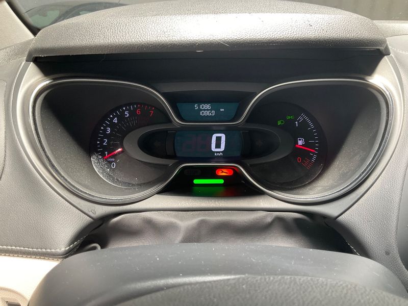 Renault Captur 1.2 TCe Initiale Paris 2017 – снимка 18