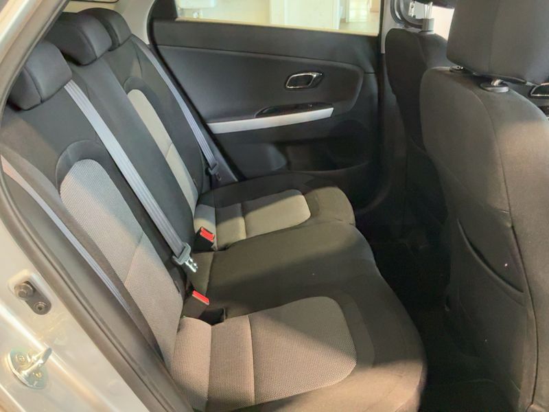 Kia cee'd 1.6 CRDi Dream Team 2015 – снимка 19