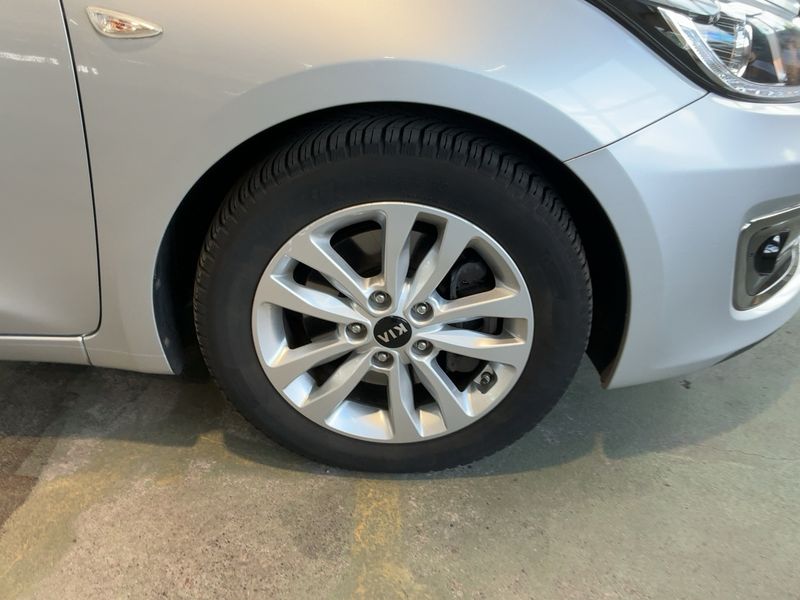 Kia cee'd 1.6 CRDi Dream Team 2015 – снимка 11