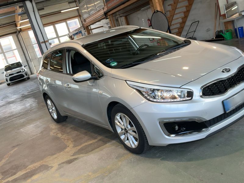 Kia cee'd 1.6 CRDi Dream Team 2015 – снимка 12