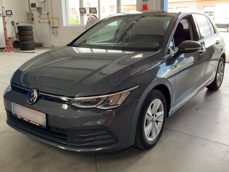 Volkswagen Golf VIII 2.0 TDI Life 2020 – снимка 1
