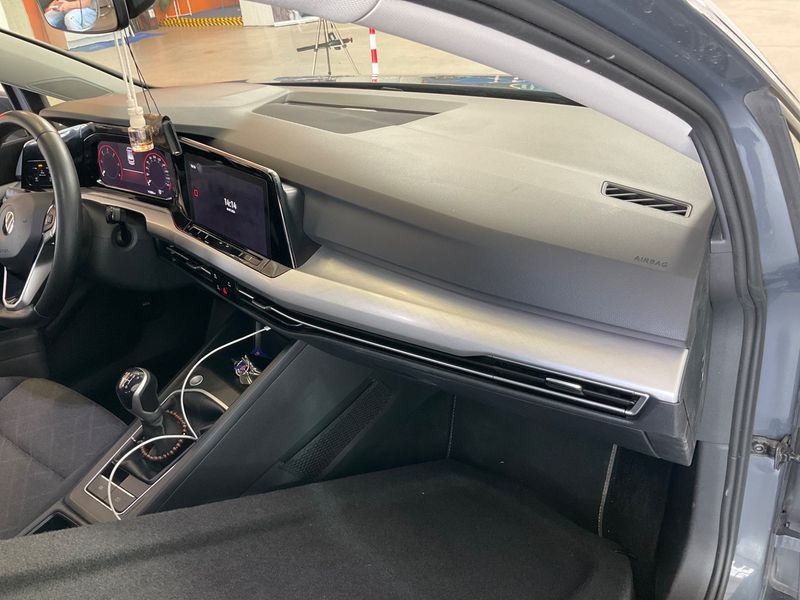 Volkswagen Golf VIII 2.0 TDI Life 2020 – снимка 23